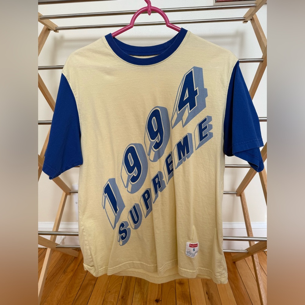 Supreme T-shirt Size Small